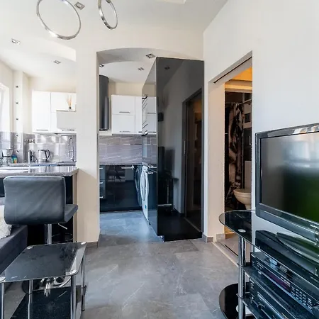 Ale Antresola! - 4 Osobowy Przy Ratuszu Z Parkingiem - Space Apartment