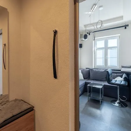 Ale Antresola! - 4 Osobowy Przy Ratuszu Z Parkingiem - Space Apartment