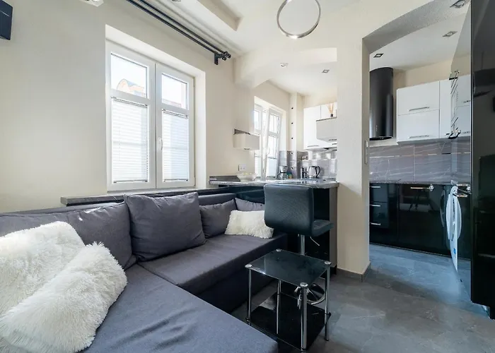 Ale Antresola! - 4 Osobowy Przy Ratuszu Z Parkingiem - Space