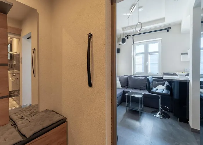 Ale Antresola! - 4 Osobowy Przy Ratuszu Z Parkingiem - Space Apartament