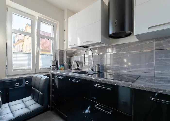 Ale Antresola! - 4 Osobowy Przy Ratuszu Z Parkingiem - Space Apartament *